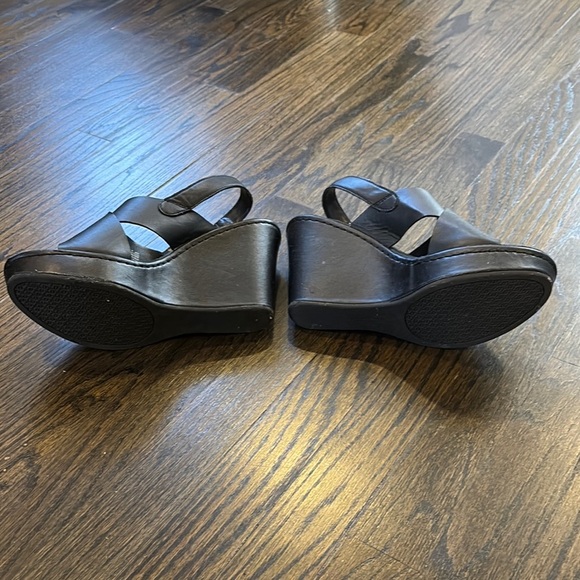 Black Wedge Sandals- Size 9 - Picture 2 of 5